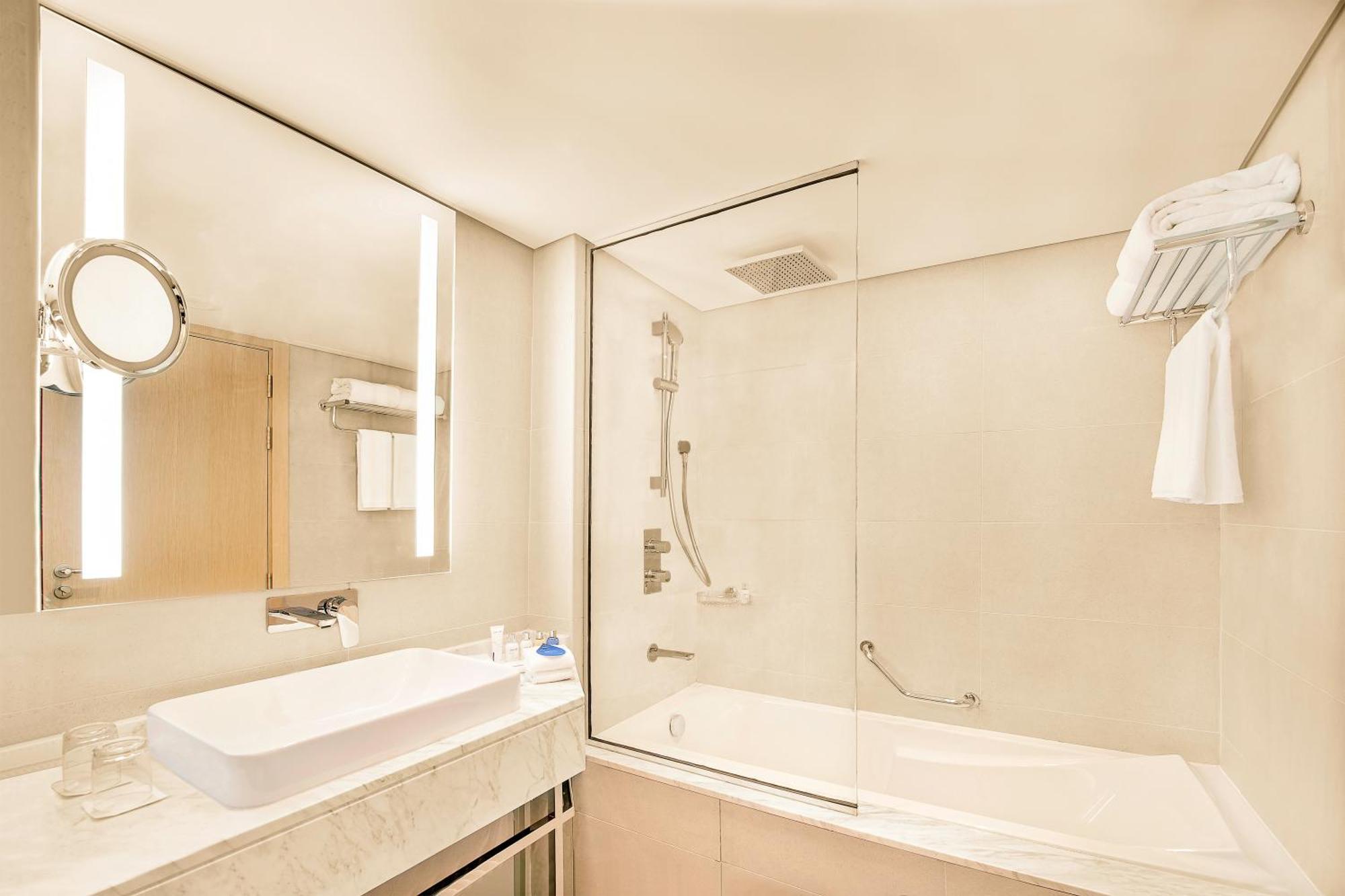 Executive Room with Lounge Access Including Complimentary access to Surf Pool, Adventure Park, Wave Pool and Lazy River,1589331168:JPEG